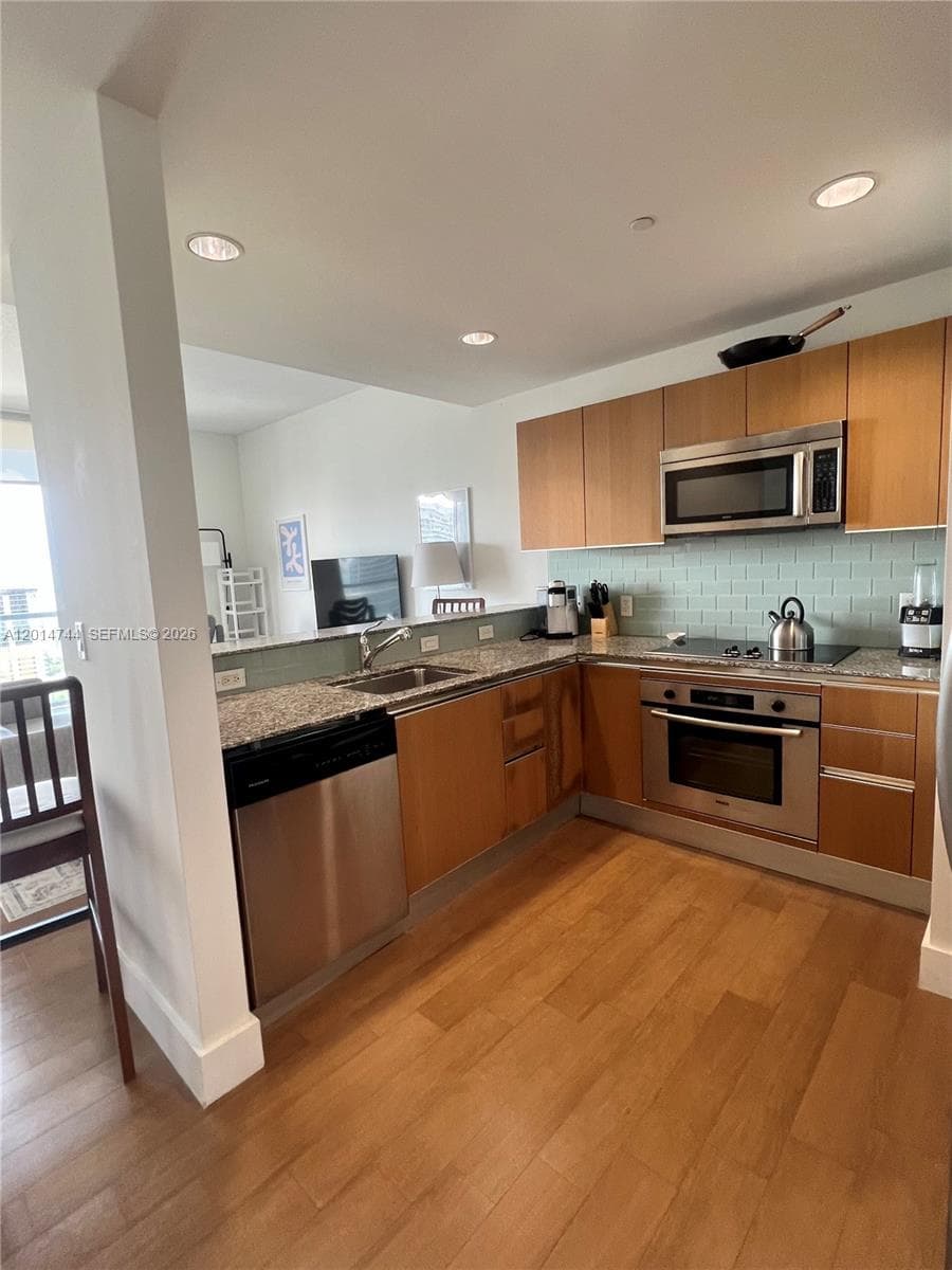 1060 Brickell Ave # 3709, Miami FL 33131 — 8