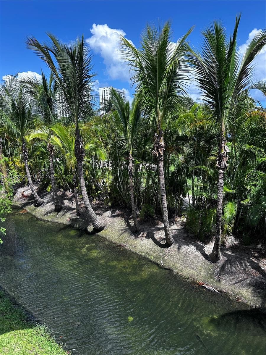20365 W Country Club Dr, Aventura FL 33180 — 30