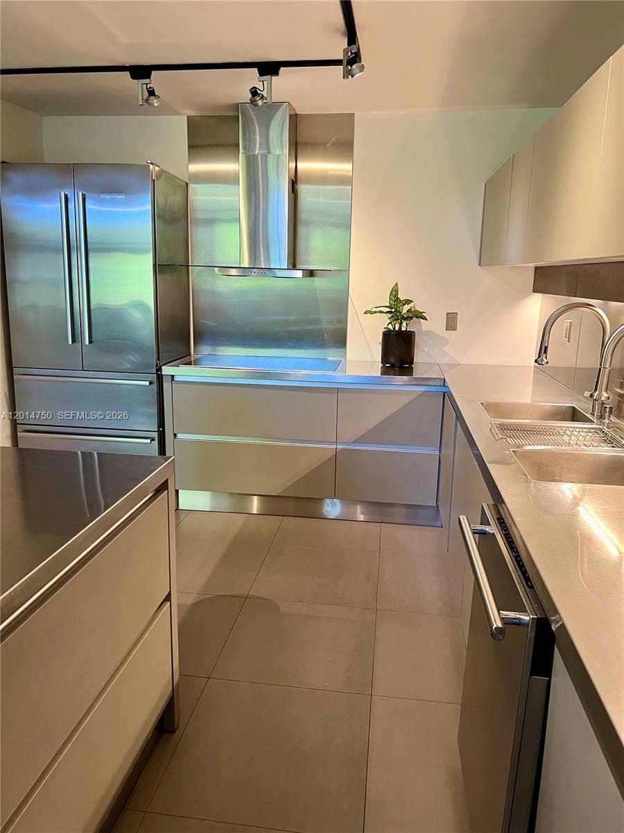 20365 W Country Club Dr, Aventura FL 33180 — 8