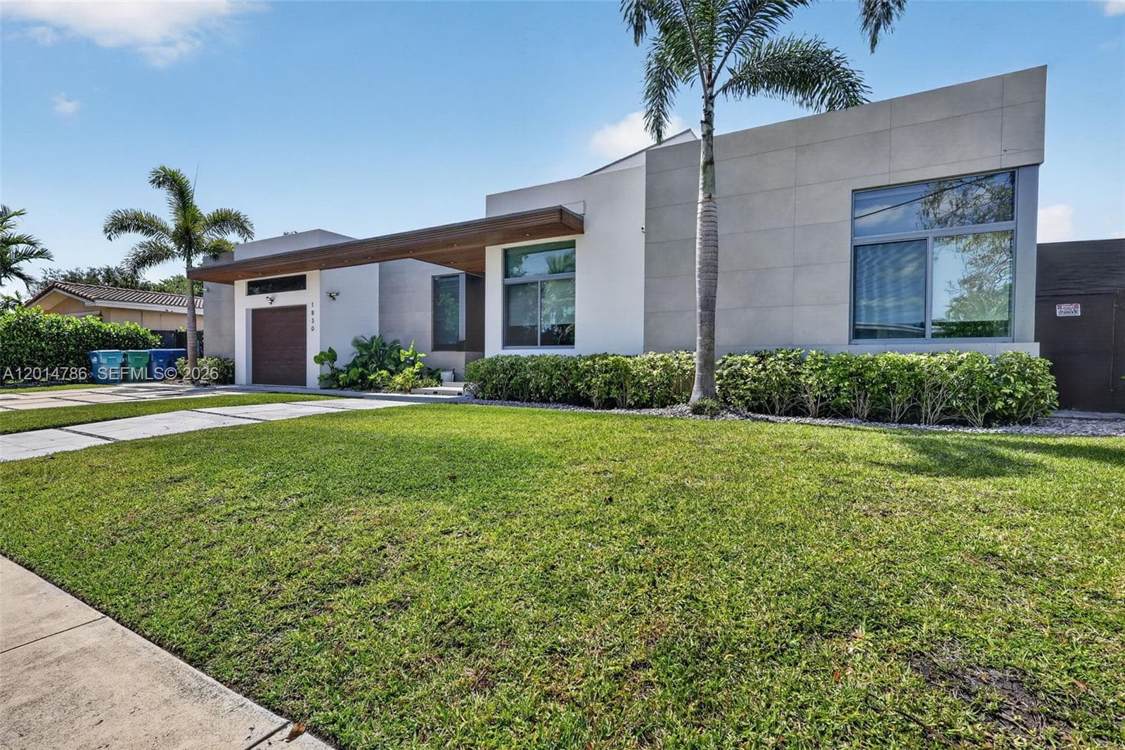1830 NE 193rd St, Miami FL 33179 — 2