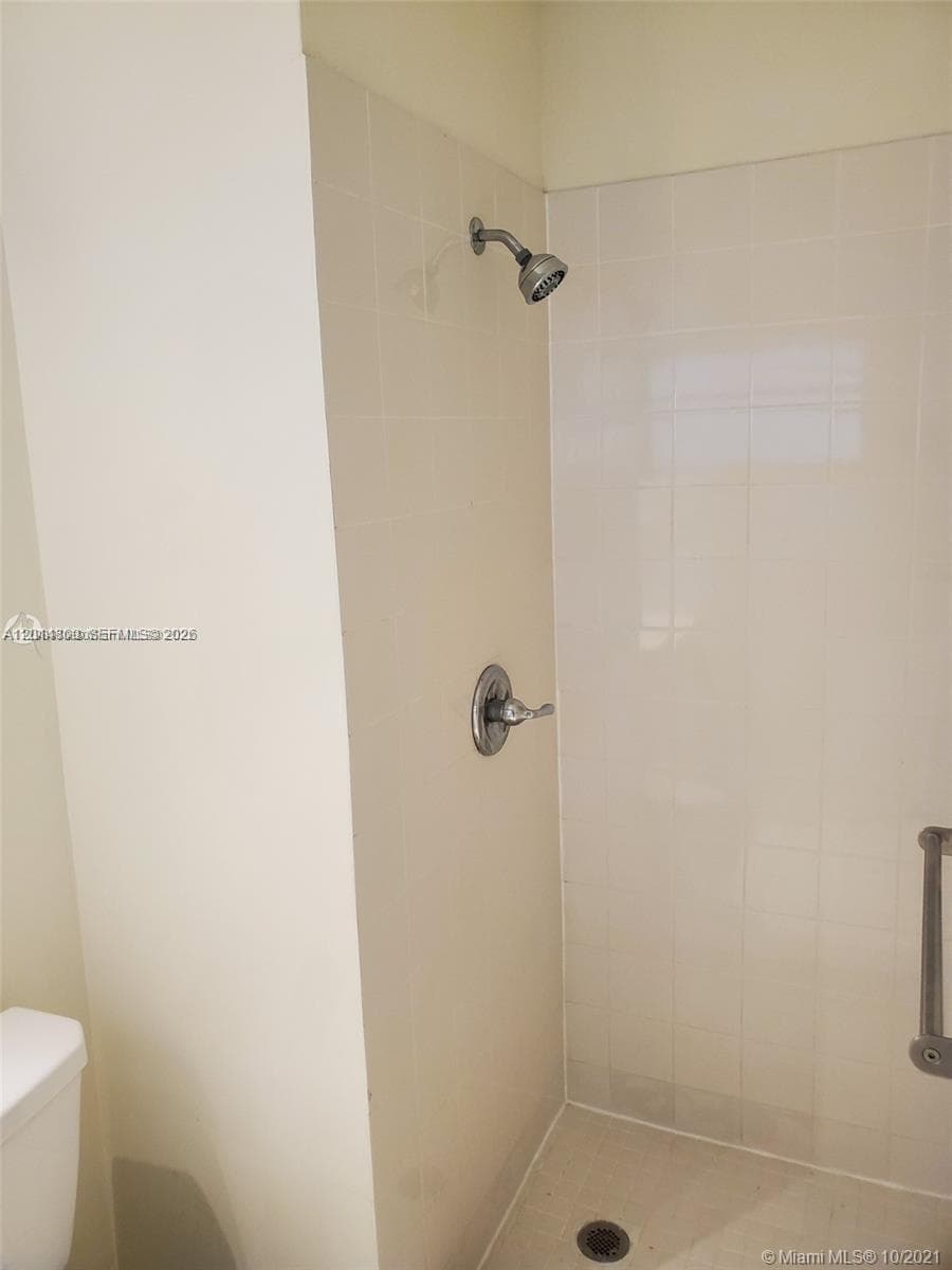 1630 NE 157th, North Miami Beach FL 33162 — 17