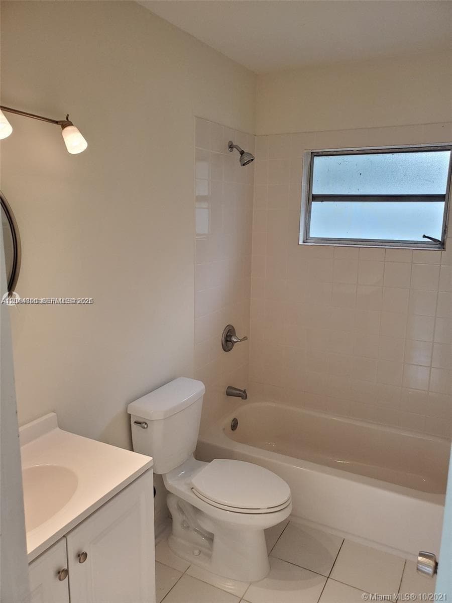1630 NE 157th, North Miami Beach FL 33162 — 12
