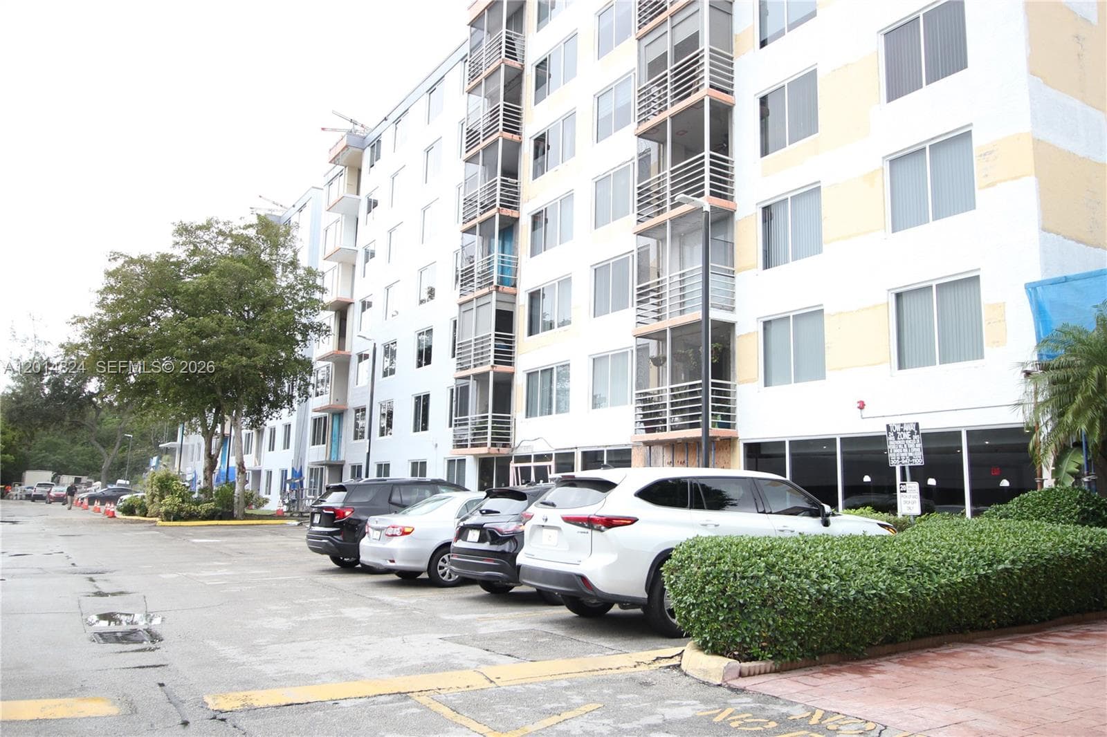 17890 W Dixie Hwy 519 Hwy # 519, North Miami Beach FL 33160 — 36