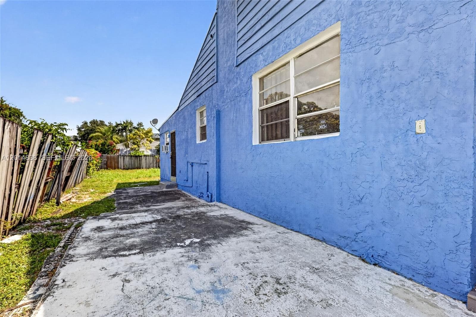 1211 NW 37th St, Miami FL 33142 — 20