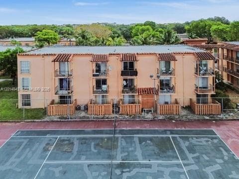 7155 Miami Lakes Dr # P16, Miami Lakes FL 33014 — 2