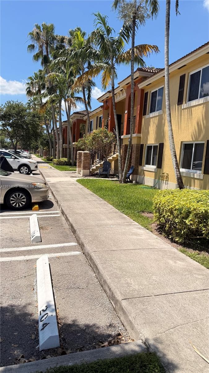 990 NE 33rd Ter # 104, Homestead FL 33033 — 2