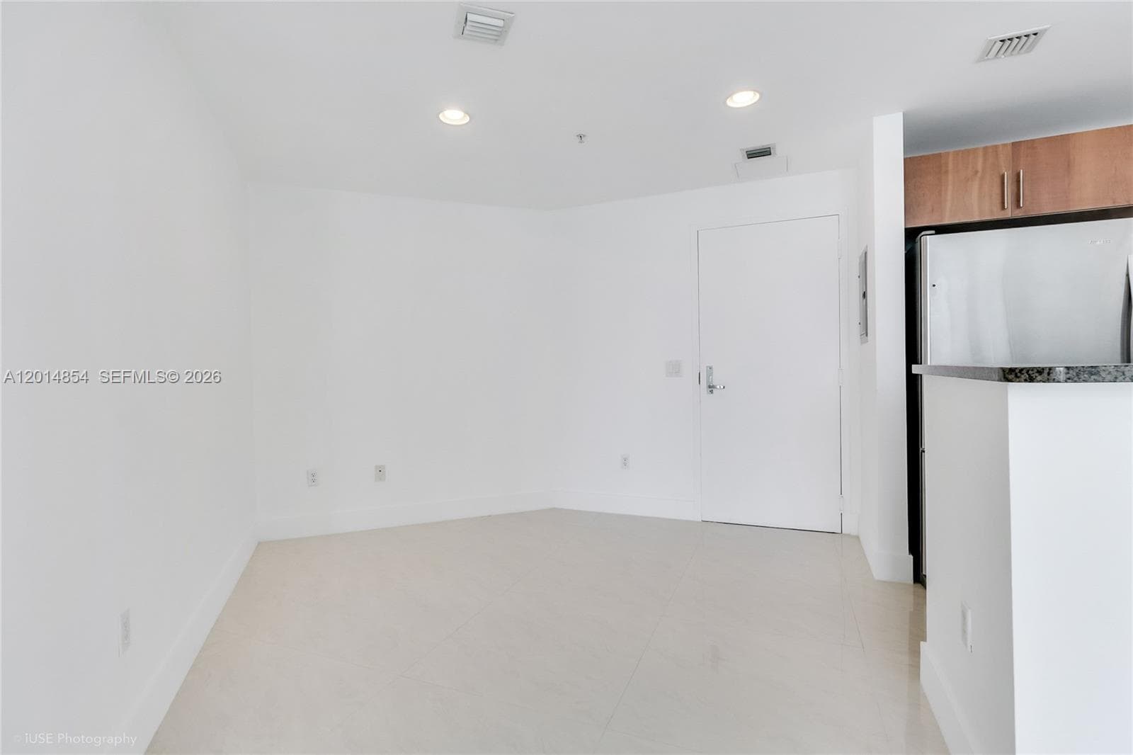 300 S Biscayne Blvd # 2807, Miami FL 33131 — 8
