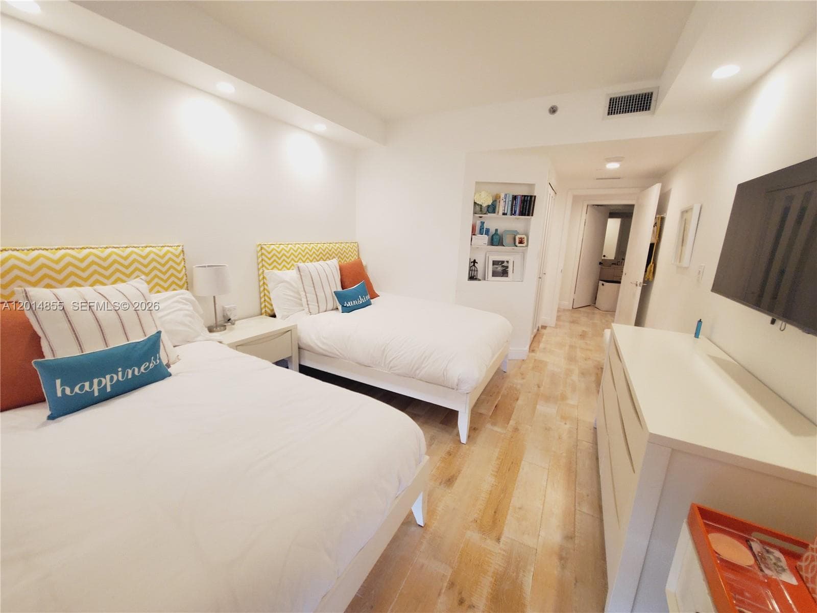 2000 Island Blvd # 2703, Aventura FL 33160 — 22