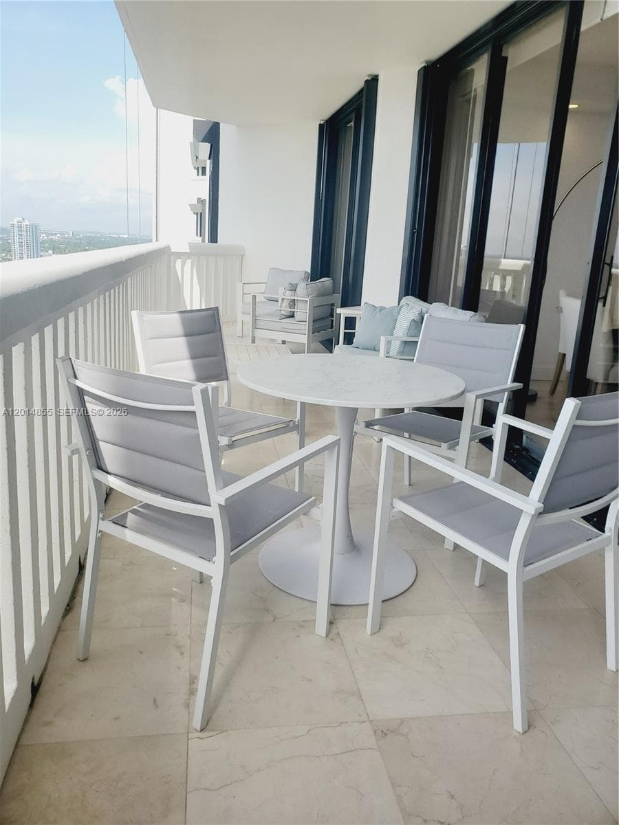 2000 Island Blvd # 2703, Aventura FL 33160 — 9