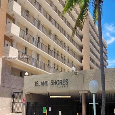 2903 NE 163rd St # 506, North Miami Beach FL 33160 — 1