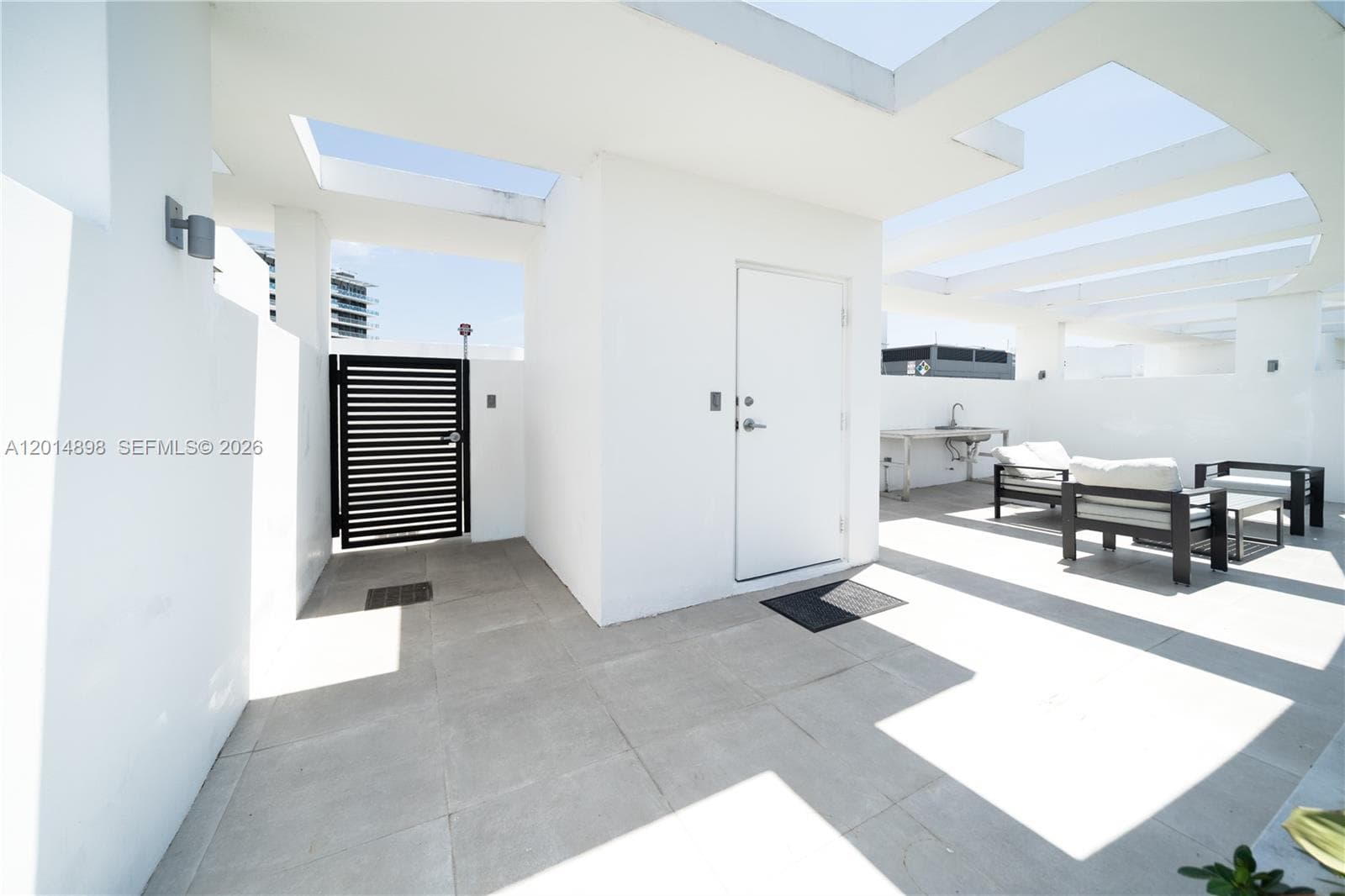 13800 Highland Dr, North Miami Beach FL 33181 — 26