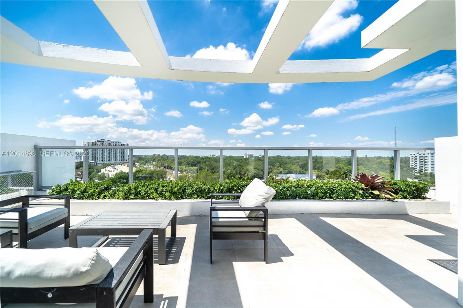 13800 Highland Dr, North Miami Beach FL 33181 — 32