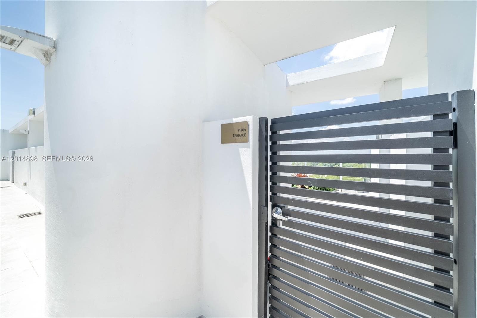 13800 Highland Dr, North Miami Beach FL 33181 — 33