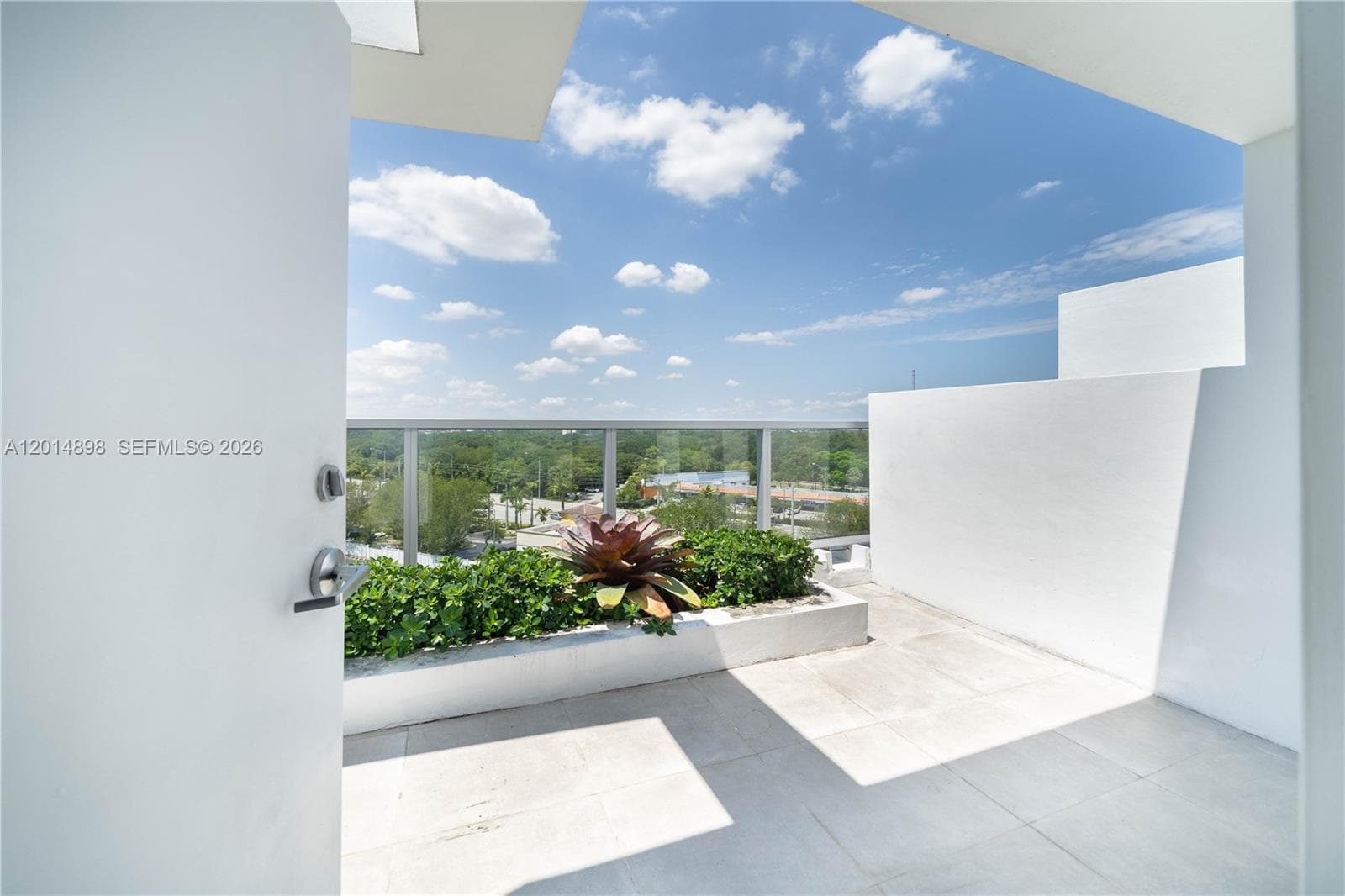 13800 Highland Dr, North Miami Beach FL 33181 — 25