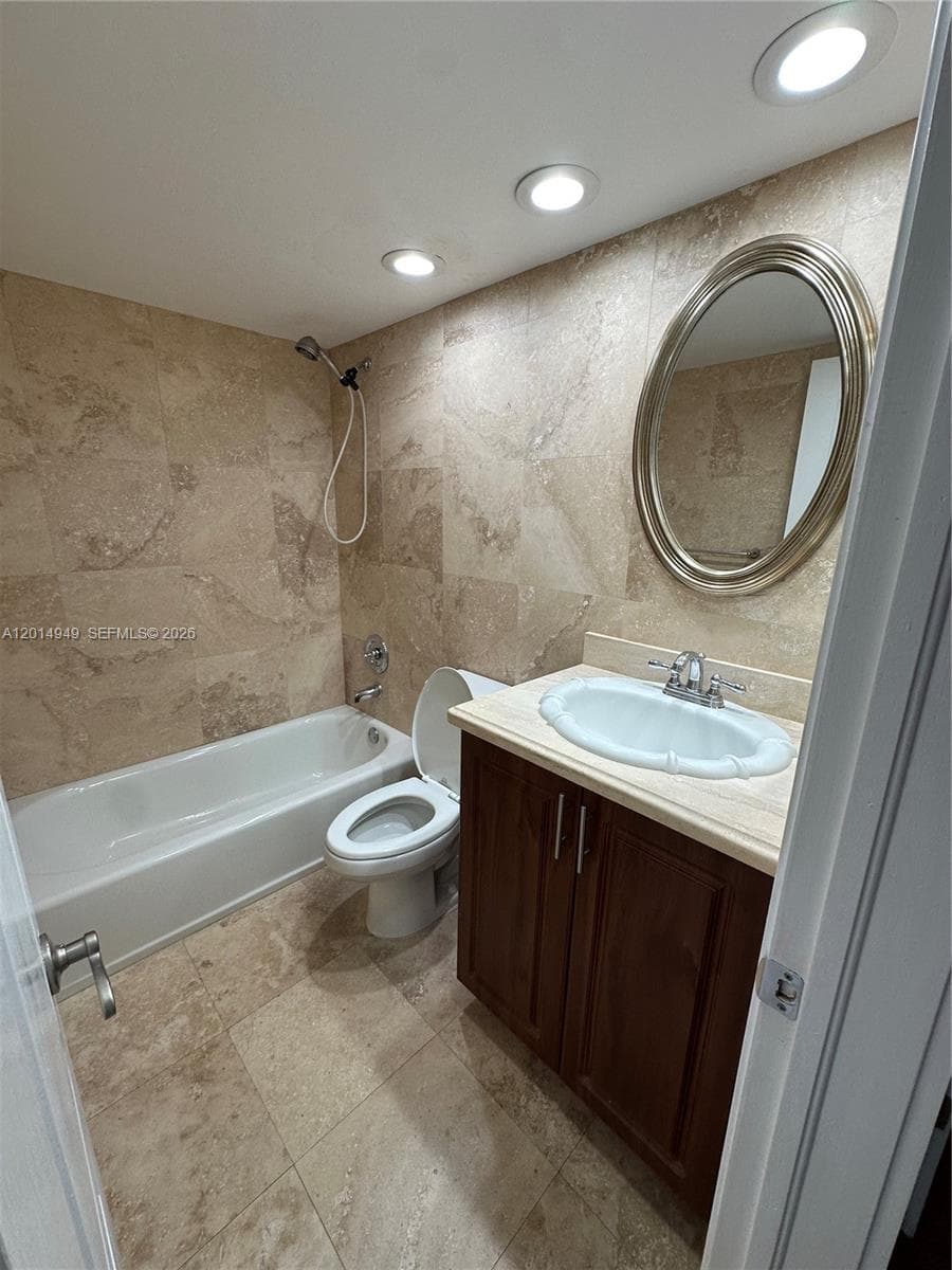 911 E Ponce De Leon Blvd # 504, Coral Gables FL 33134 — 13