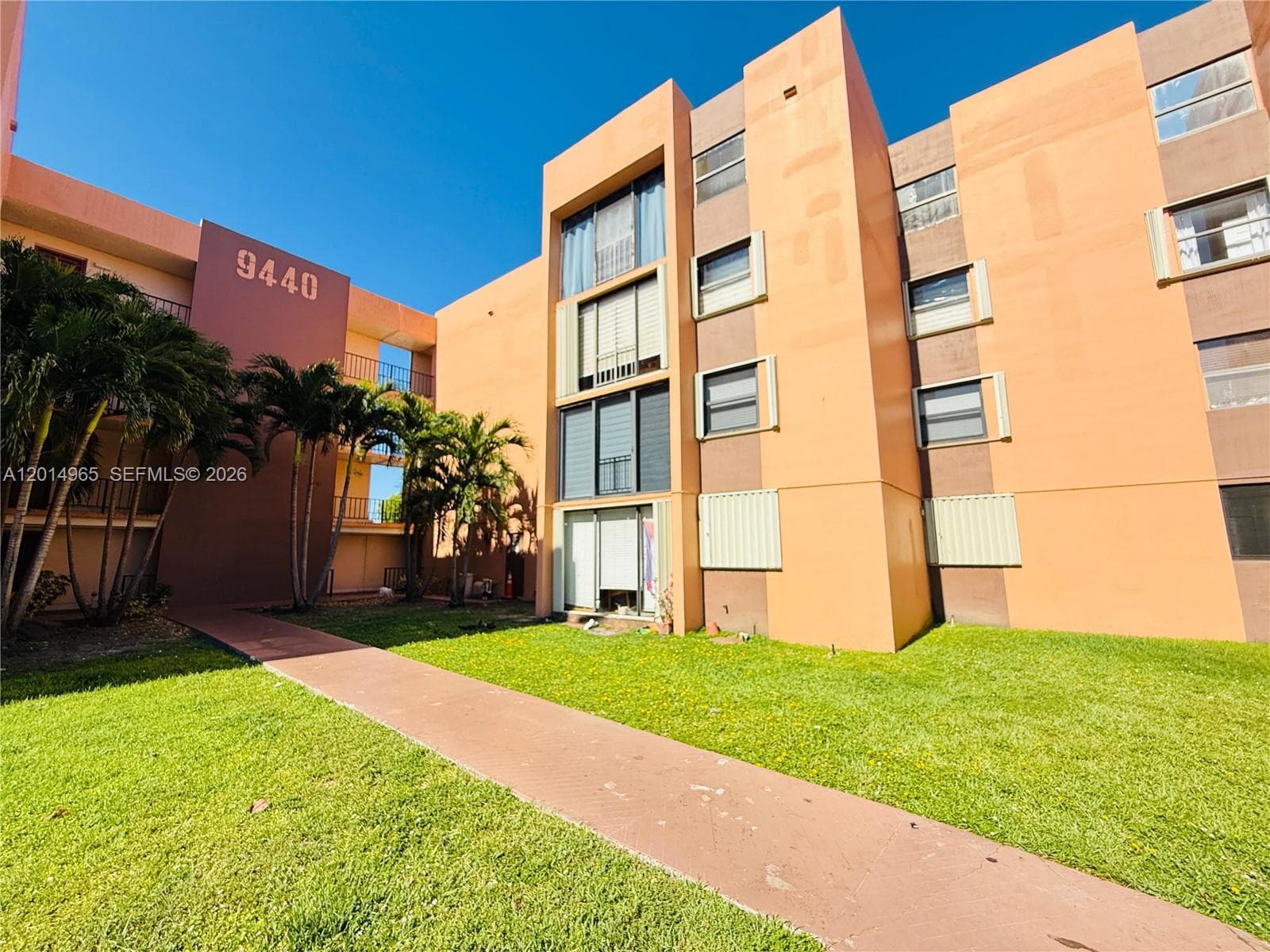9440 W Flagler St # 305, Miami FL 33174 — 18