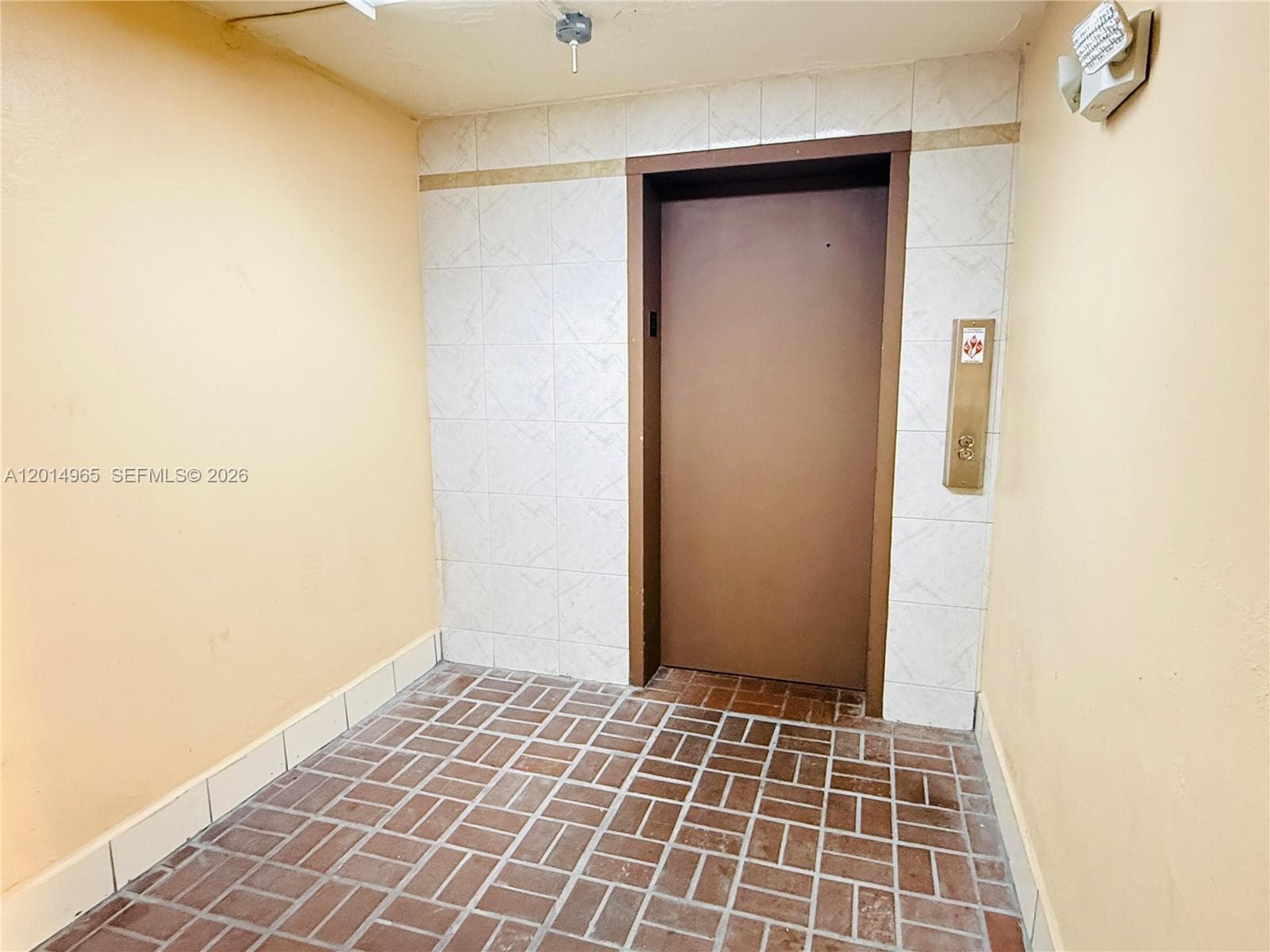 9440 W Flagler St # 305, Miami FL 33174 — 19