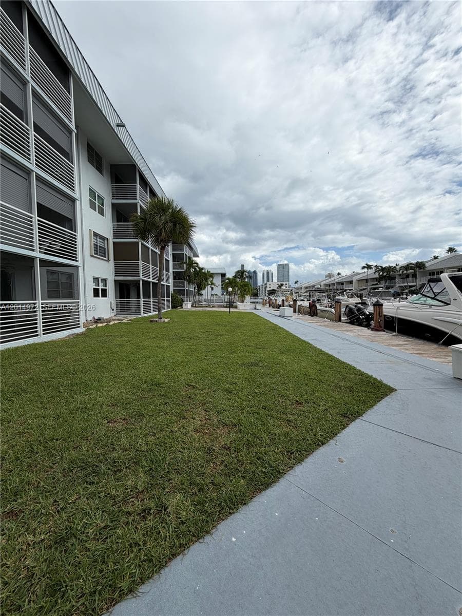 3550 NE 169th St # 107, North Miami Beach FL 33160 — 3