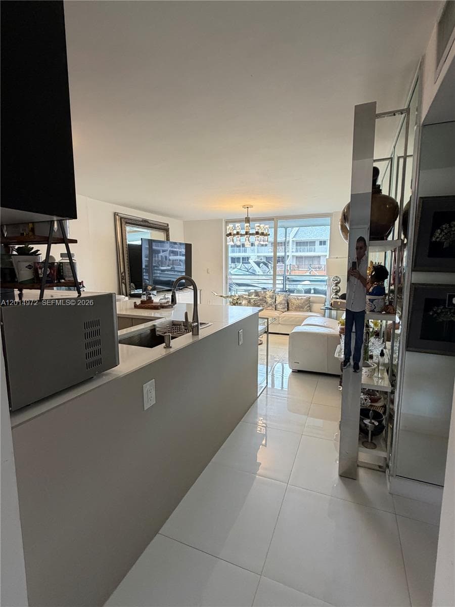 3550 NE 169th St # 107, North Miami Beach FL 33160 — 5
