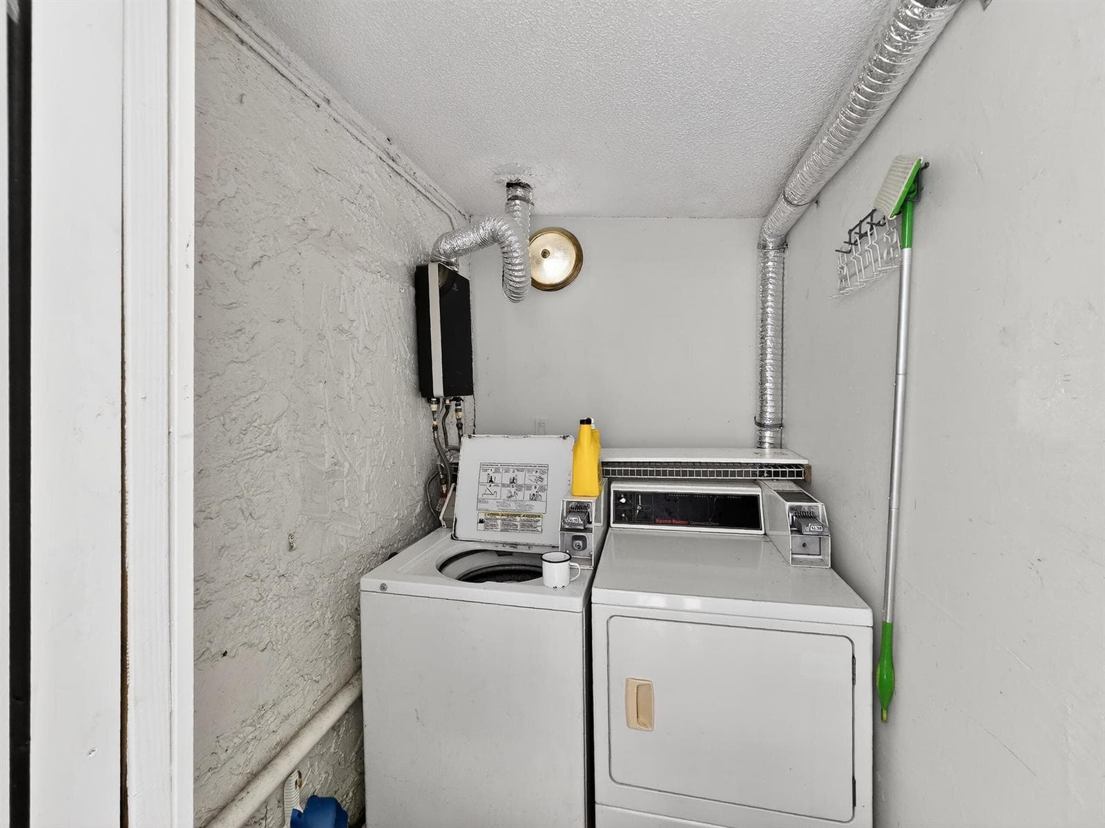2438 NE 184th Street, North Miami Beach FL 33160 — 13