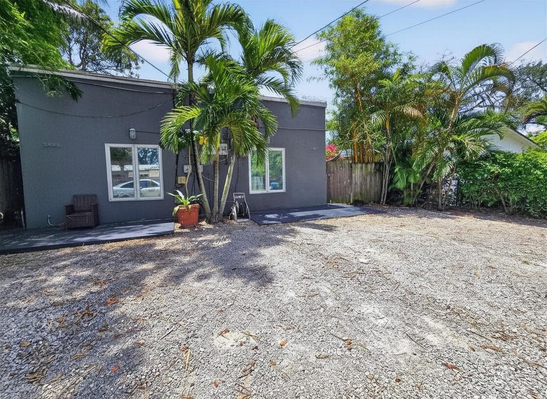 2438 NE 184th Street, North Miami Beach FL 33160 — 1
