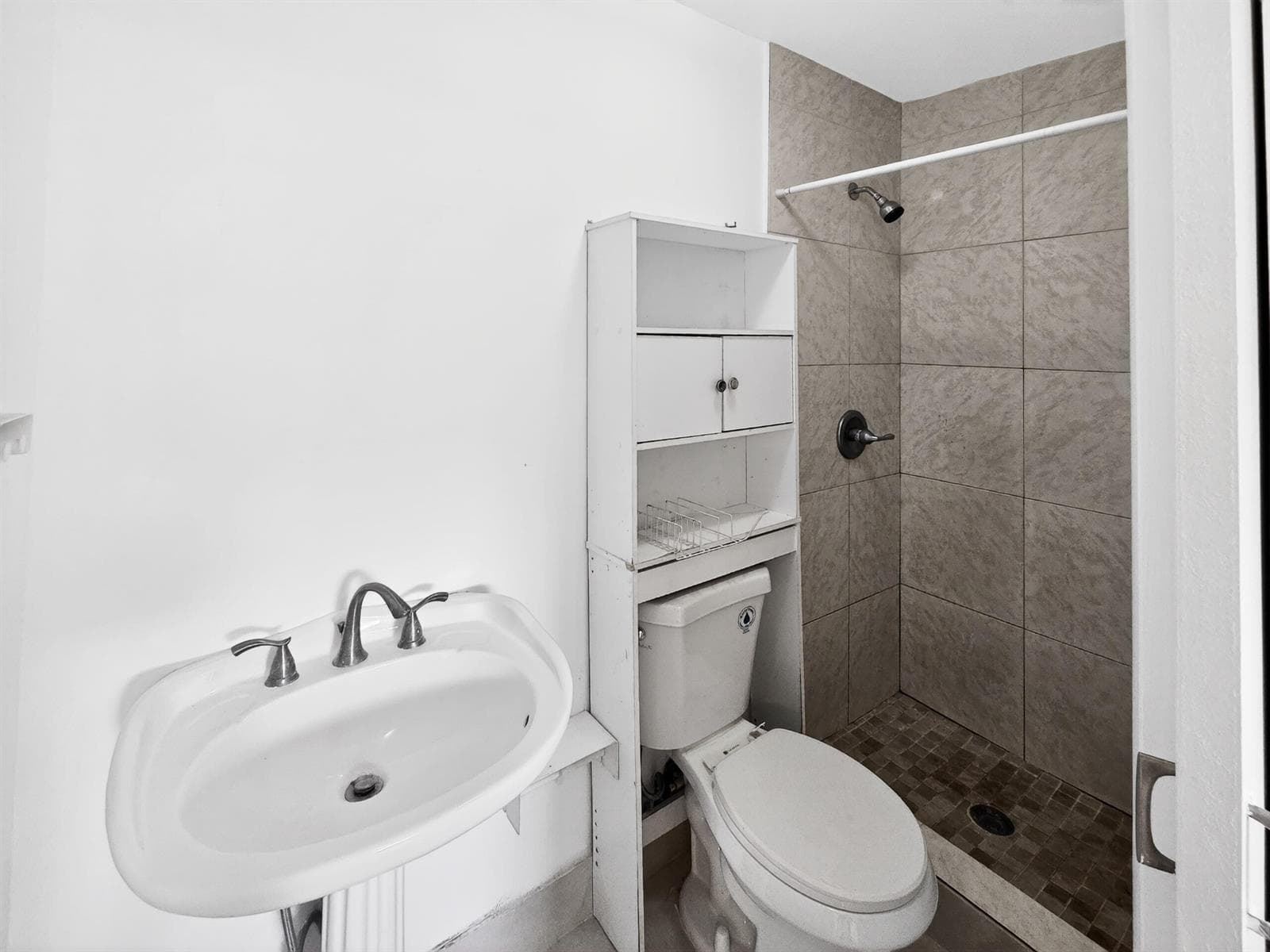 2438 NE 184th Street, North Miami Beach FL 33160 — 9