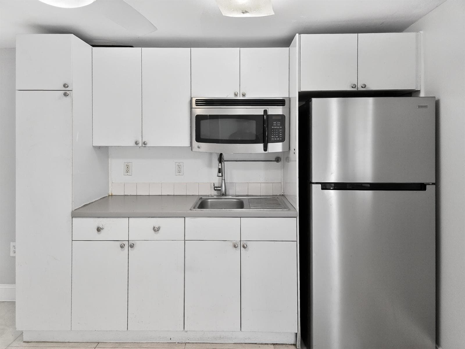 2438 NE 184th Street, North Miami Beach FL 33160 — 8