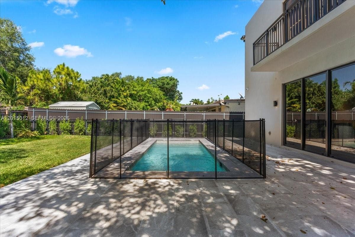 2175 SW 25th St, Miami FL 33133 — 38