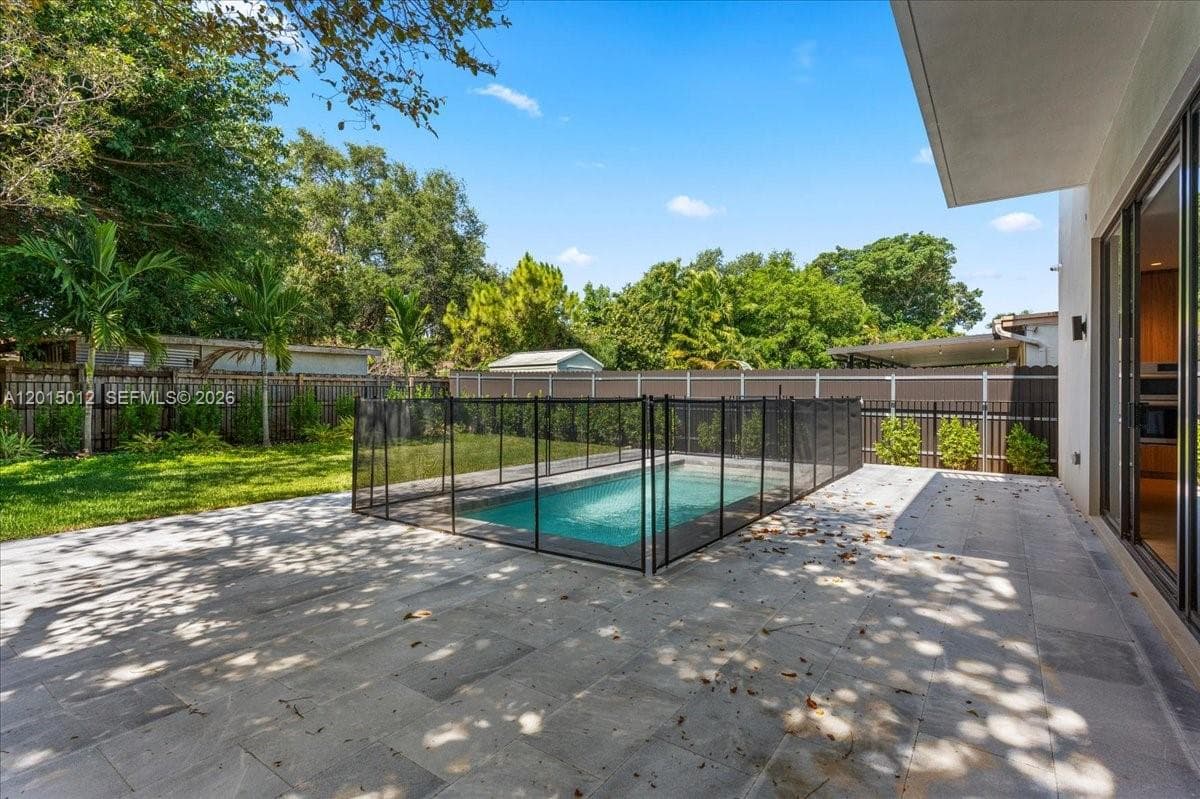 2175 SW 25th St, Miami FL 33133 — 37