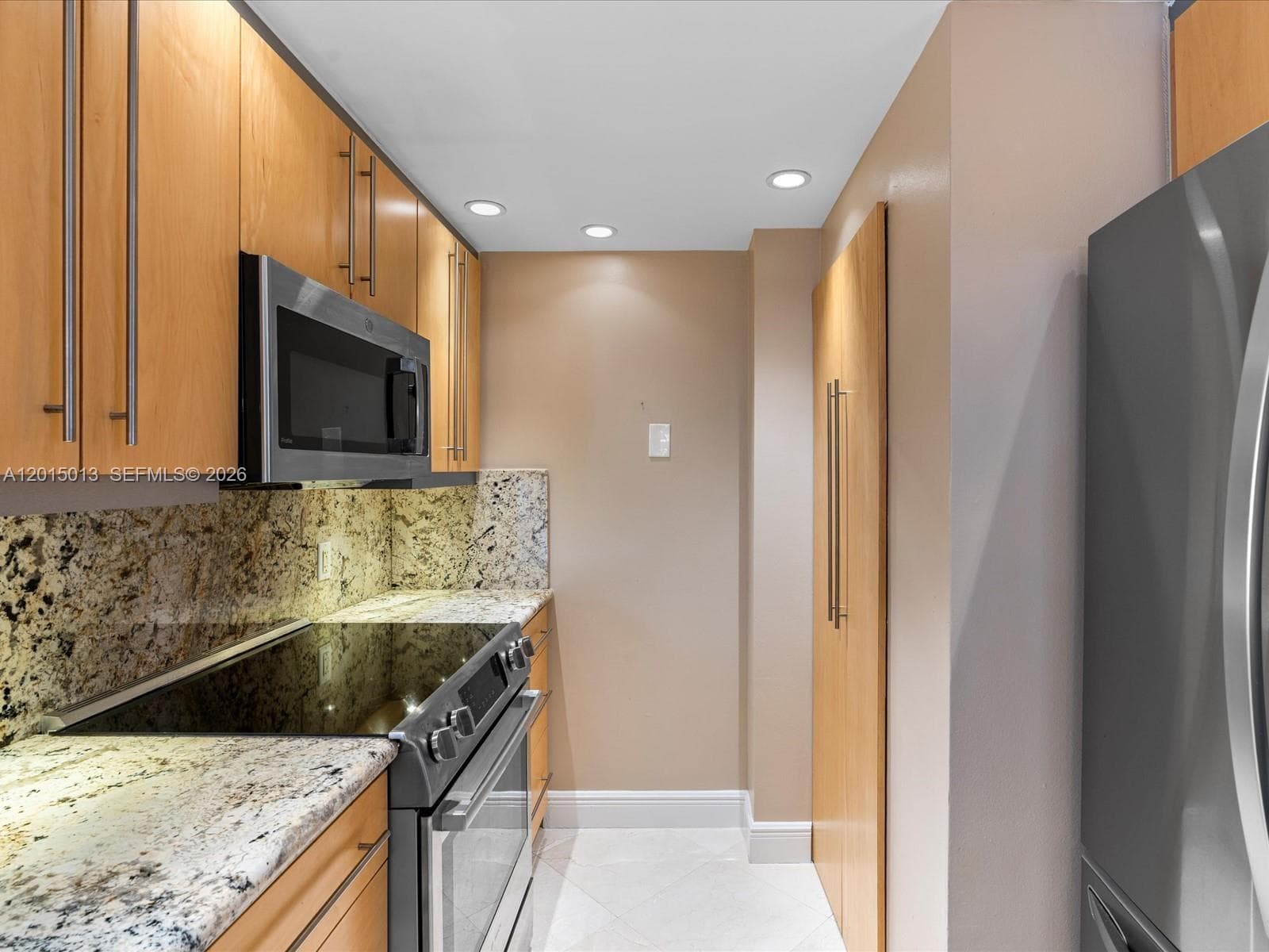 701 Brickell Key Blvd # 2511, Miami FL 33131 — 12