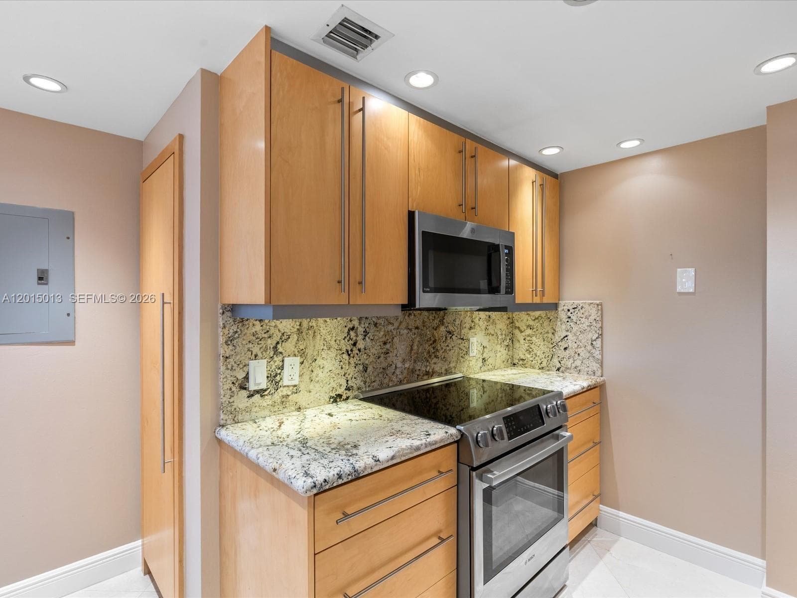 701 Brickell Key Blvd # 2511, Miami FL 33131 — 11