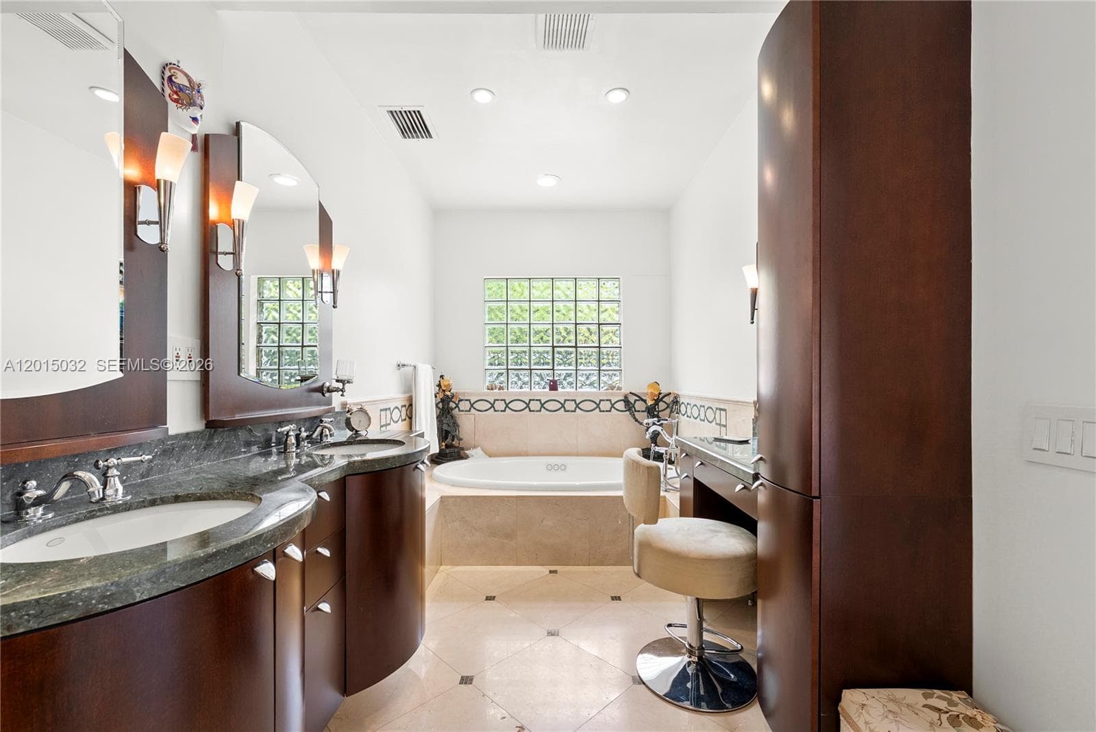 363 S Hibiscus Dr, Miami Beach FL 33139 — 27