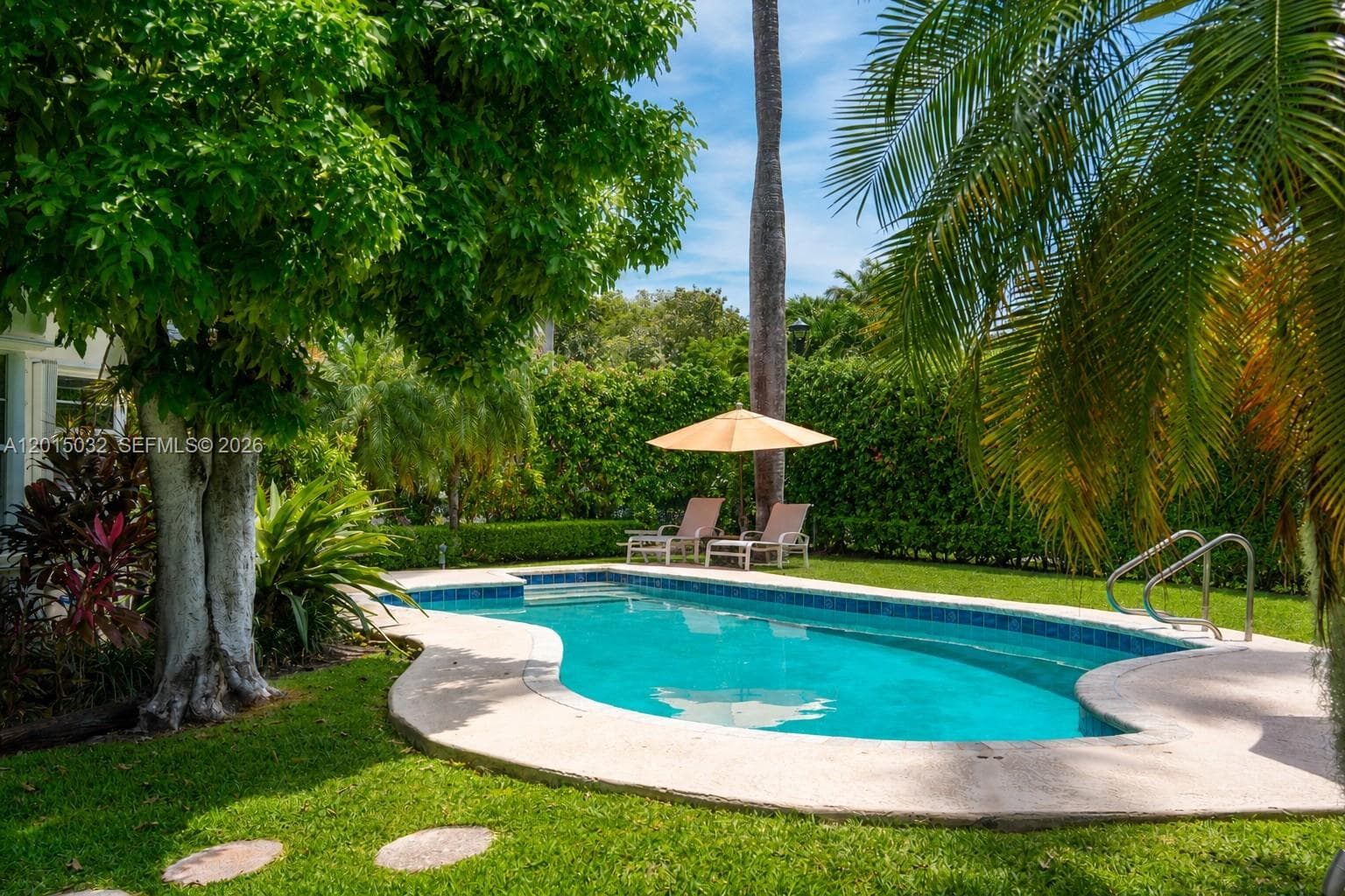 363 S Hibiscus Dr, Miami Beach FL 33139 — 1