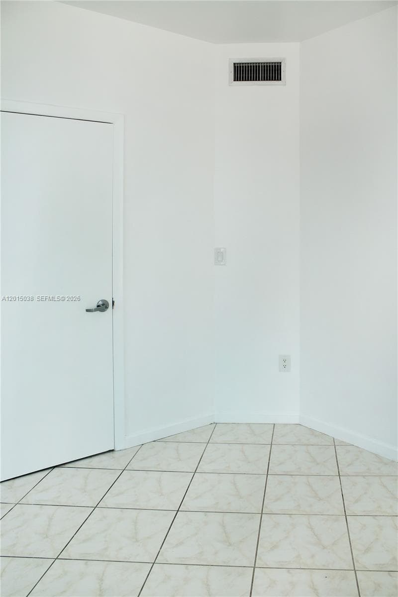 350 S Miami Ave # 2713, Miami FL 33130 — 36