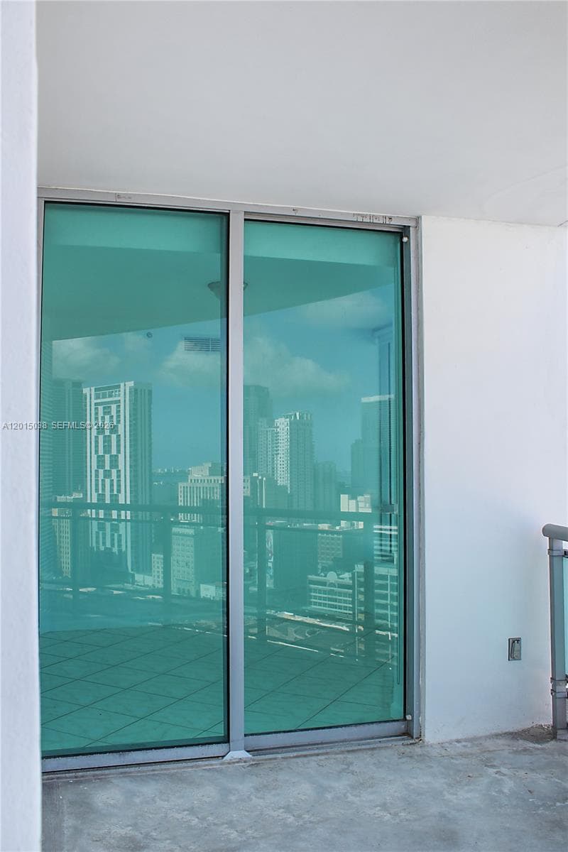 350 S Miami Ave # 2713, Miami FL 33130 — 28