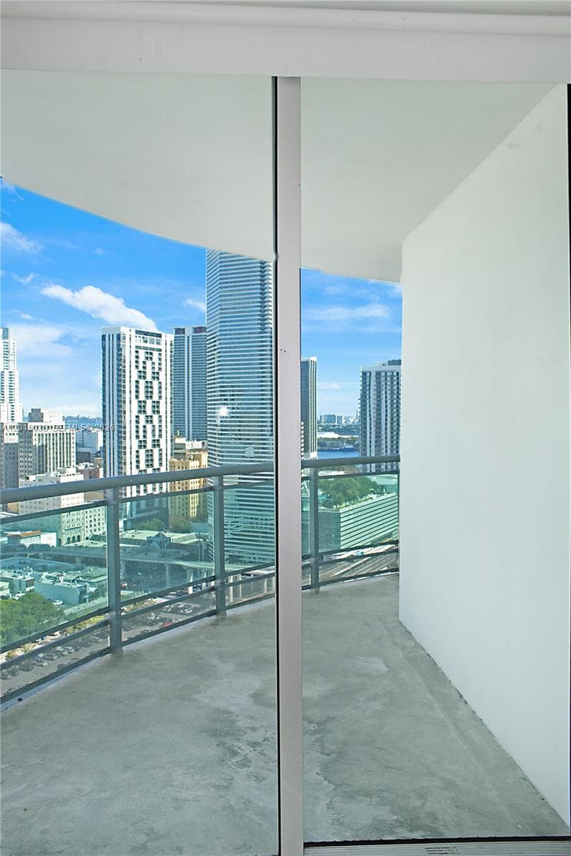 350 S Miami Ave # 2713, Miami FL 33130 — 29