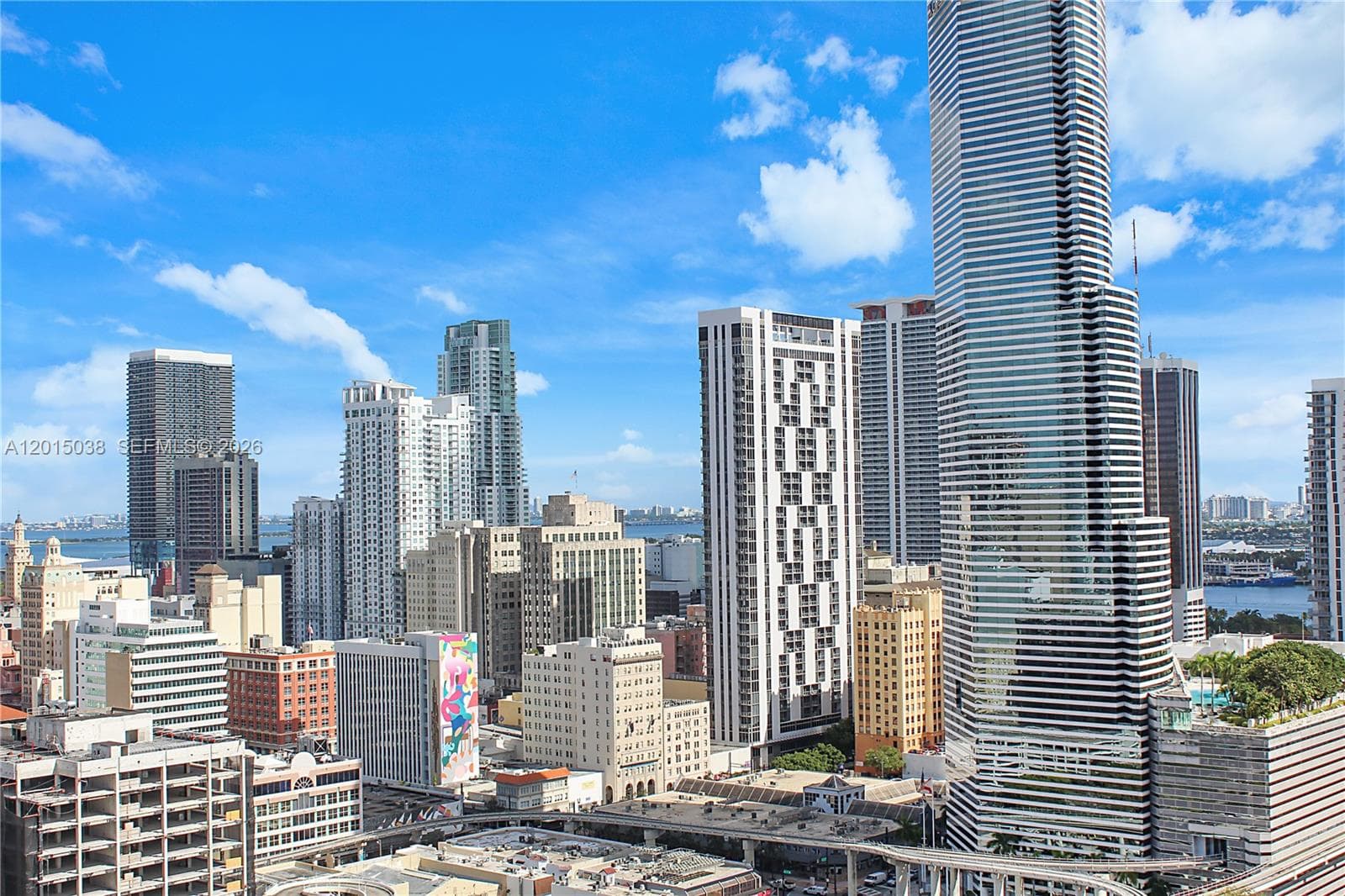 350 S Miami Ave # 2713, Miami FL 33130 — 25
