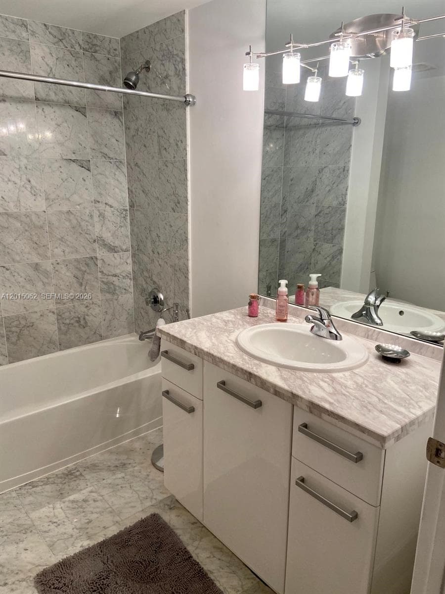 253 NE 2nd St # 312, Miami FL 33132 — 3