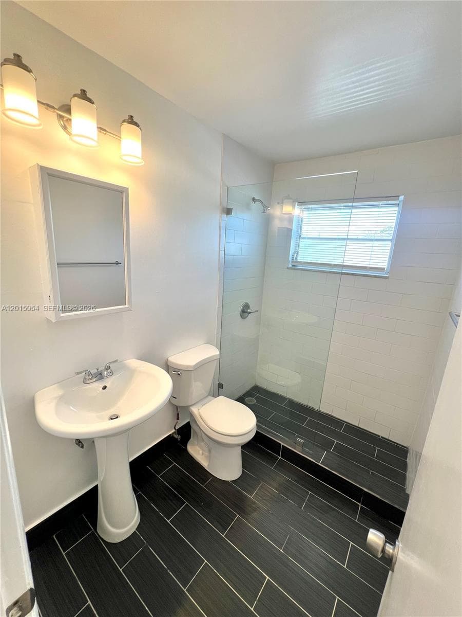 685 NE 85th St # 8, Miami FL 33138 — 5