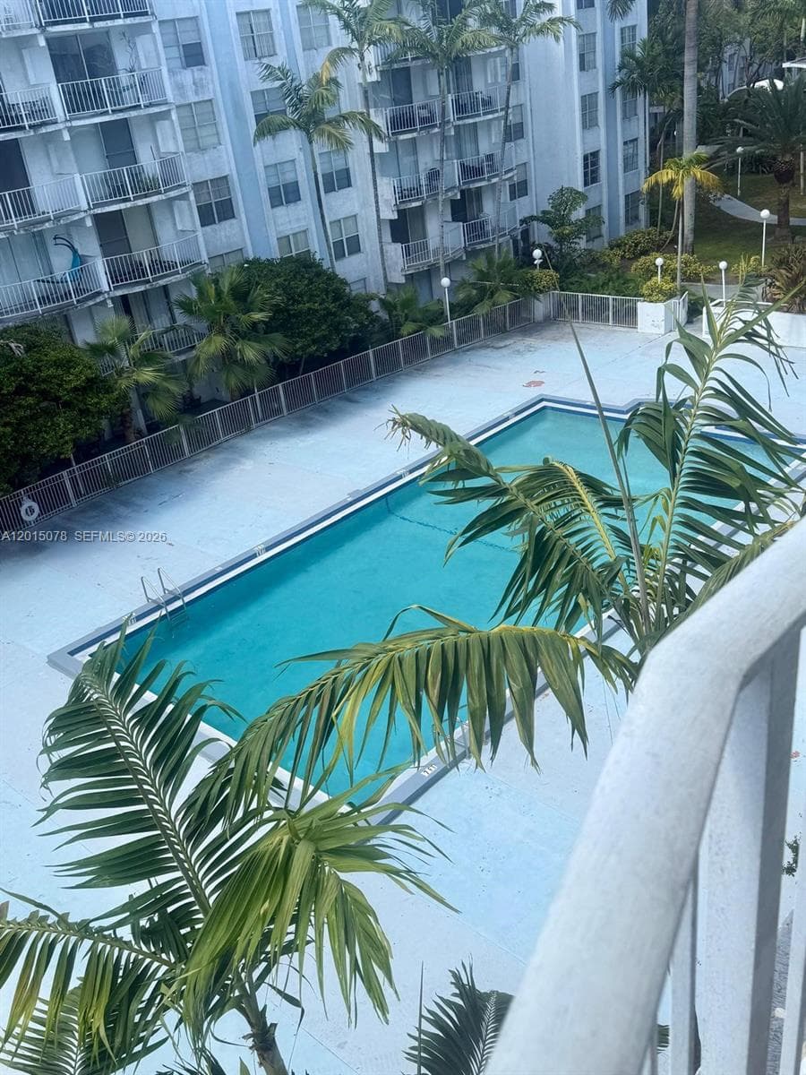 488 NW 165th St Rd # 512, Miami FL 33169 — 1