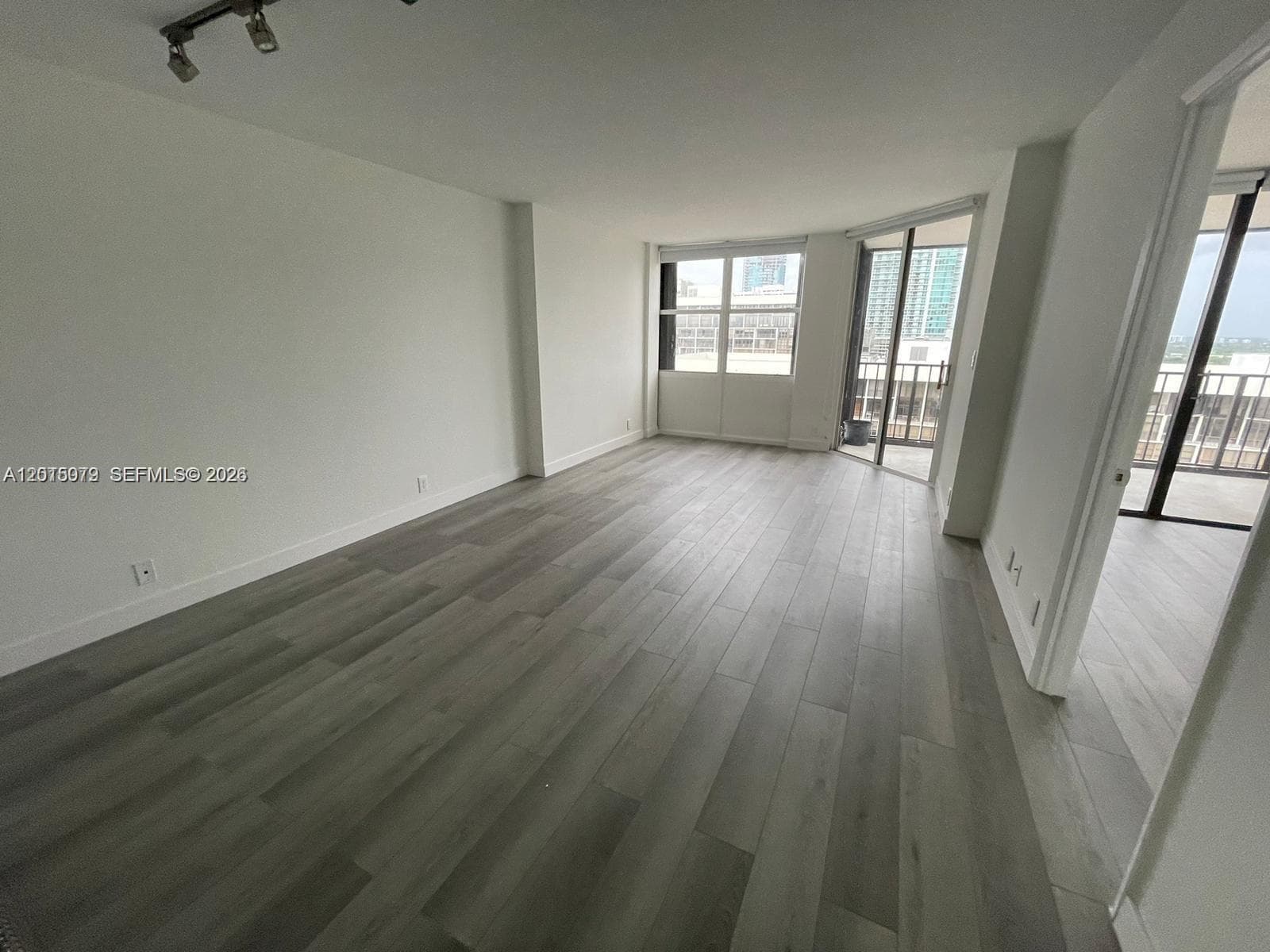 1901 Brickell Ave # B2104, Miami FL 33129 — 2