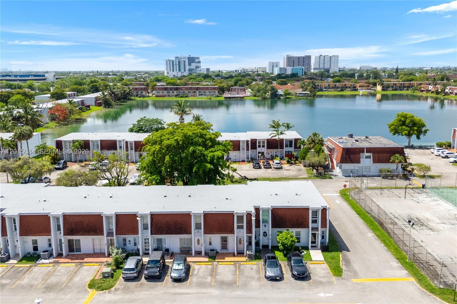 606 NW 107th Ave # 9B, Miami FL 33172 — 2