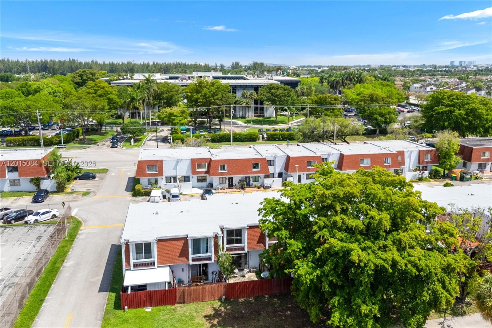 606 NW 107th Ave # 9B, Miami FL 33172 — 28