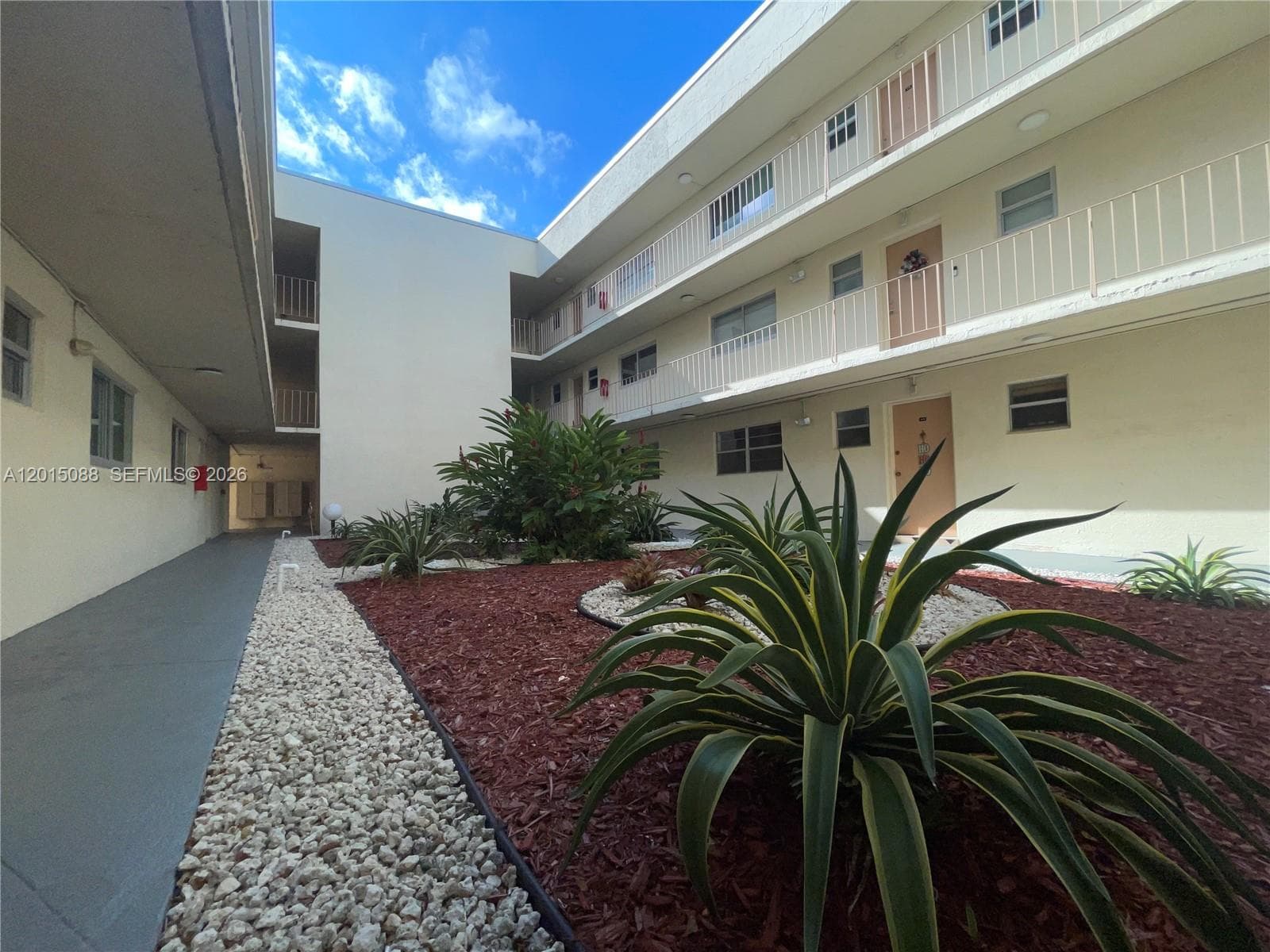 10300 Coral Way # 33, Miami FL 33165 — 8