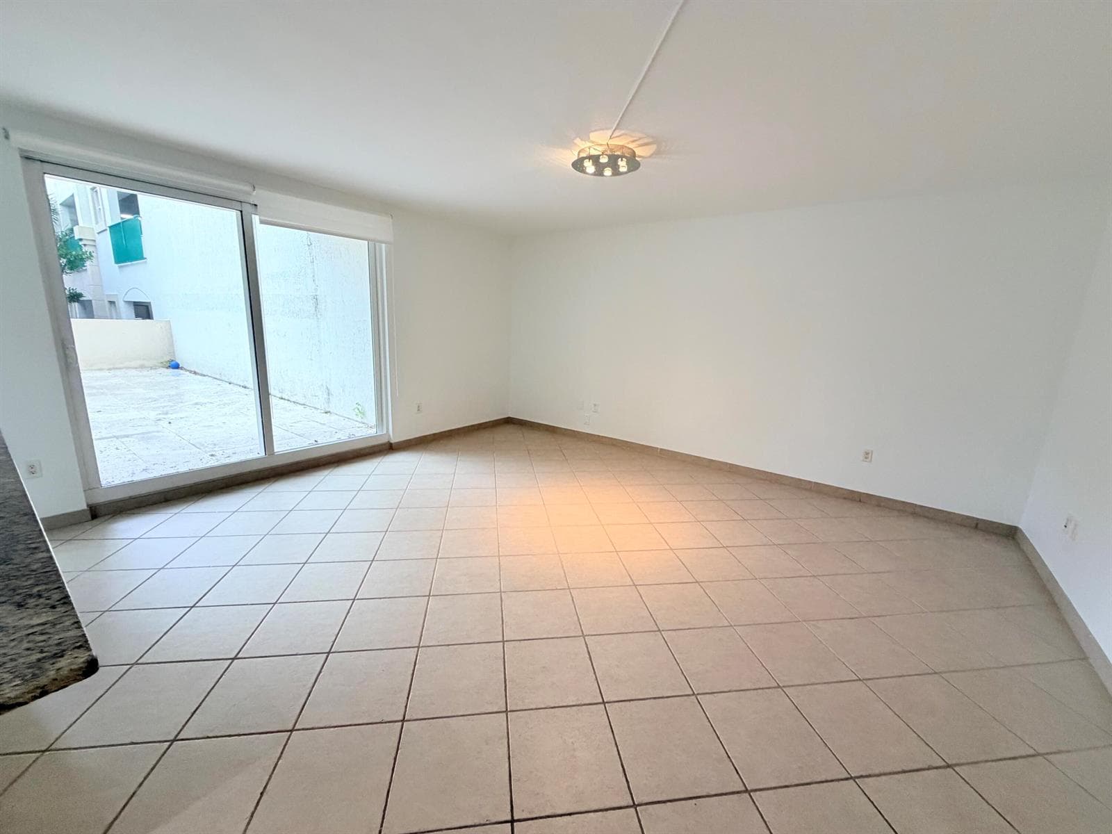 19900 E Country Club Drive # 210, Aventura FL 33180 — 2