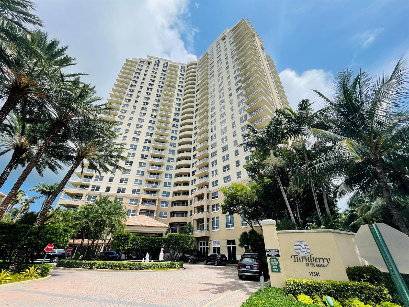 19900 E Country Club Drive # 210, Aventura FL 33180 — 1