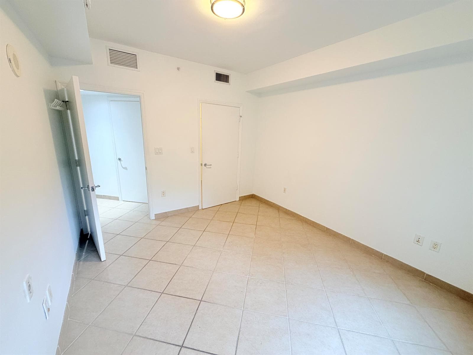 19900 E Country Club Drive # 210, Aventura FL 33180 — 11