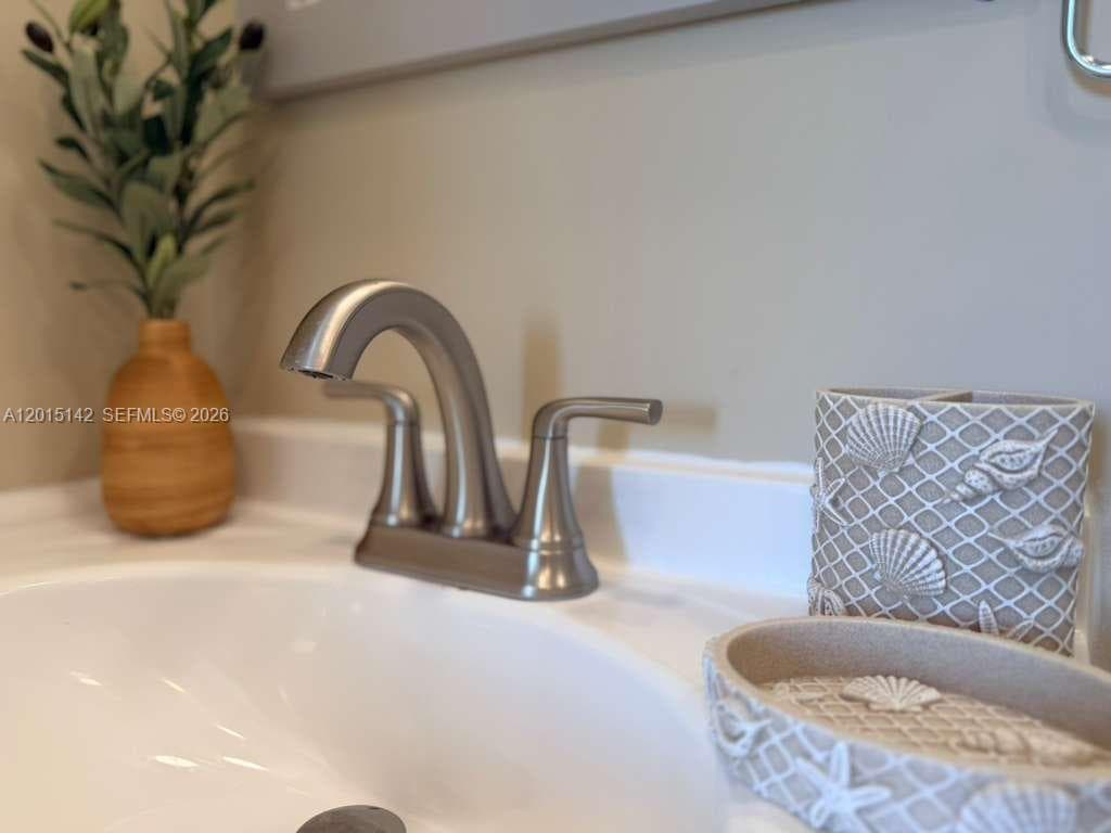 943 79th Ter # 202, Miami Beach FL 33141 — 14