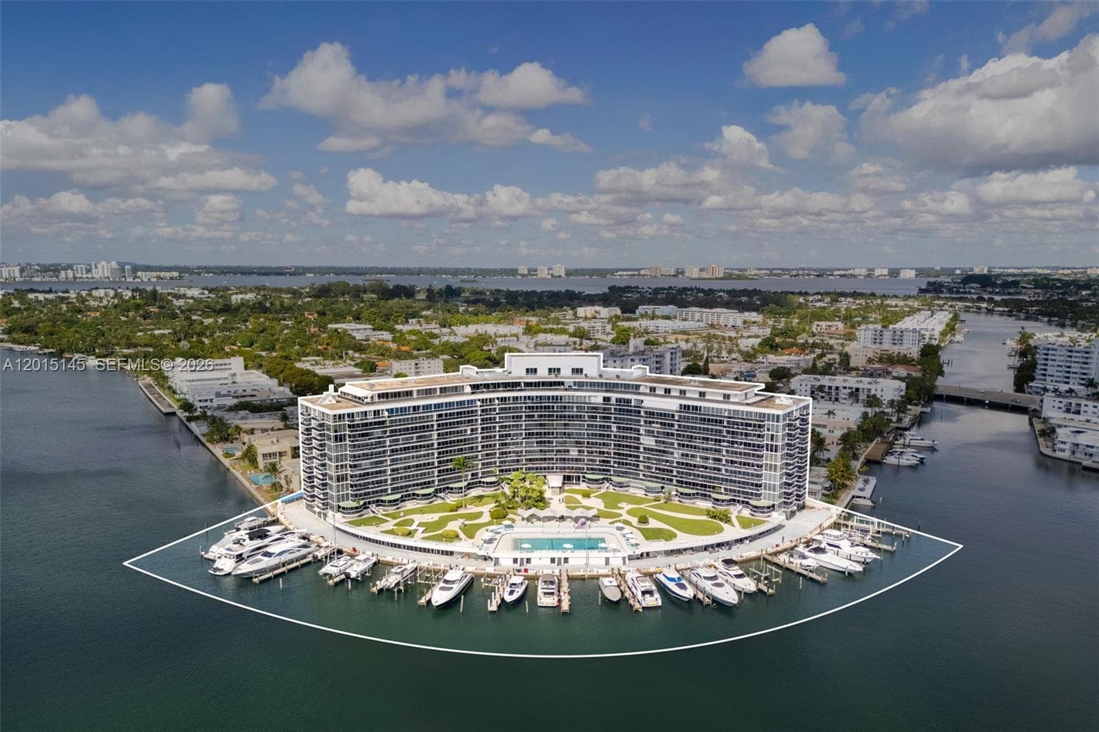 900 Bay Dr DS14, Miami Beach FL 33141 — 4