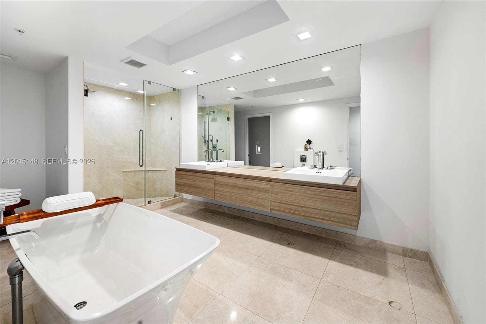17111 Biscayne Blvd # 606, North Miami Beach FL 33160 — 19